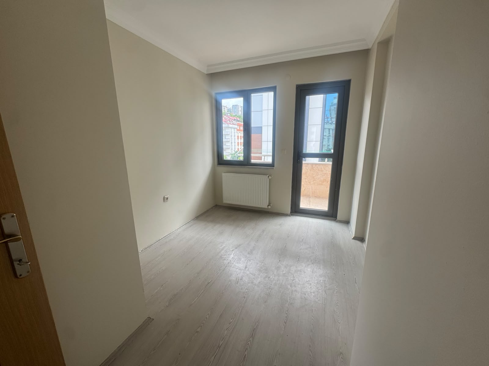 SÖĞÜTLÜ DE CUMHURİYET BULVARINDA KİRALIK DAİRE